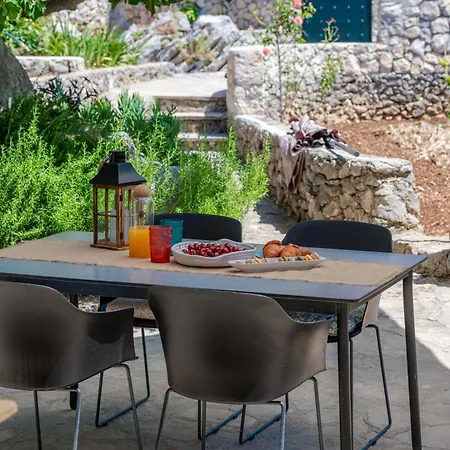 아파트 California