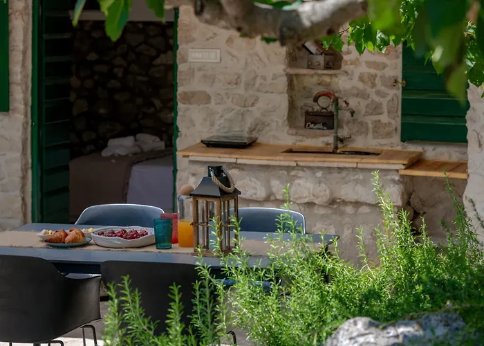 California Apartment *