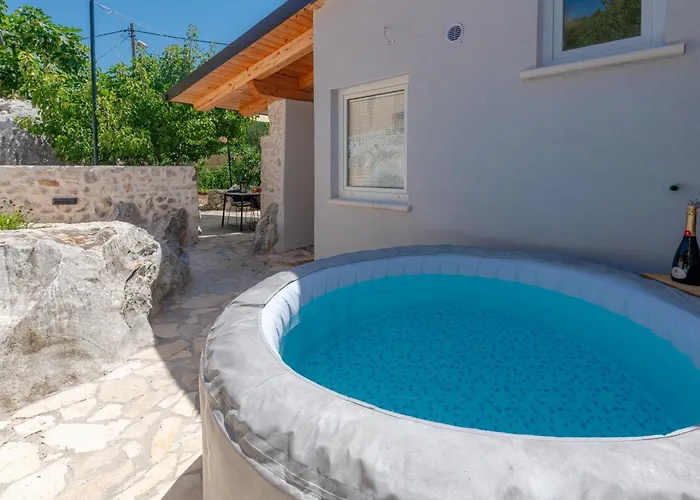 California Apartment *