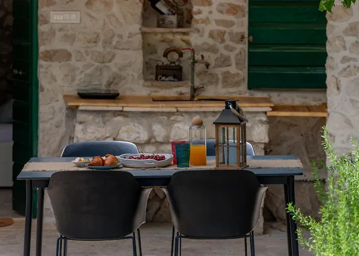 California Apartment *