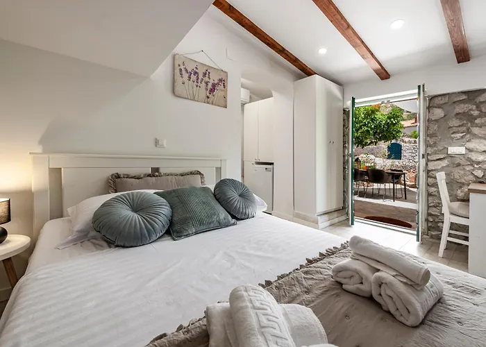 California Apartment *